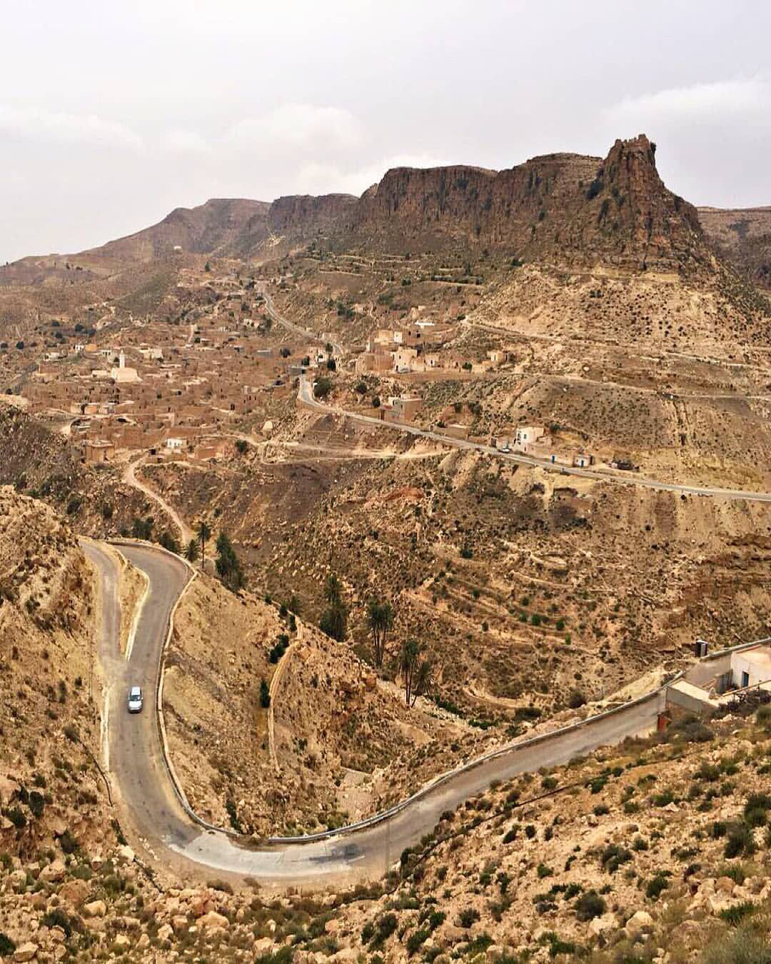 Village berbère de Chenini perché sur sa colline
